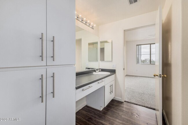 Building Photo - 3302 N 7th St