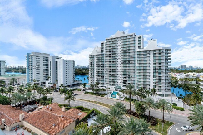 Building Photo - 5959 Collins Ave