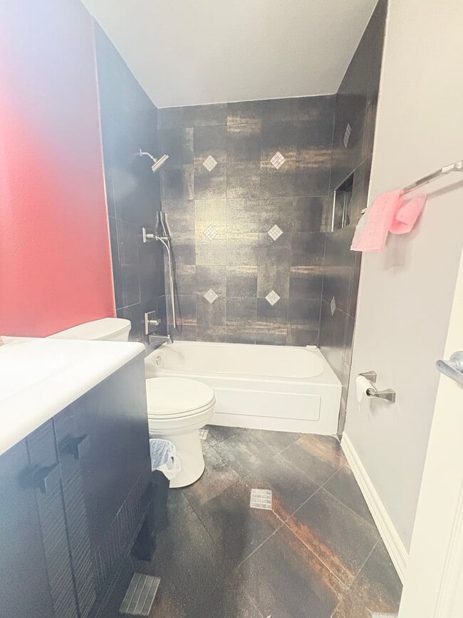 Building Photo - Home for rent on the Westside