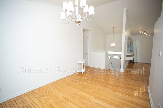 Building Photo - 712 Sage Hill Dr