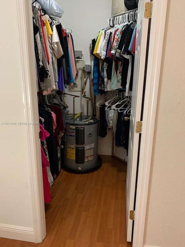 Building Photo - 8290 Lake Dr