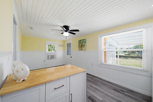 Building Photo - 13320 2nd St E