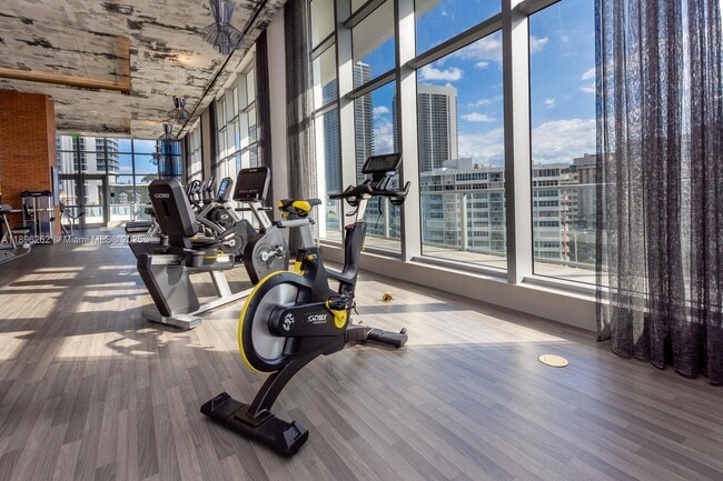 Building Photo - 4010 S Ocean Dr