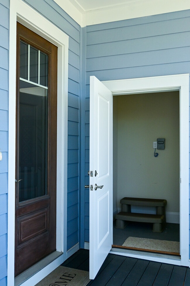 Building Photo - 1013 Marsh Vw Dr