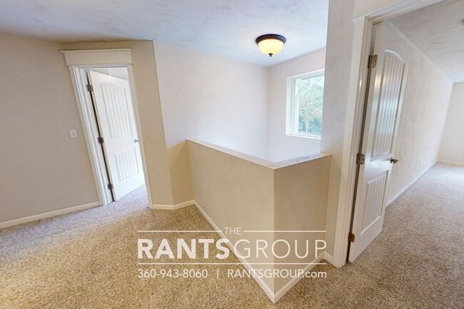 Building Photo - 4-bedroom, 2-bathroom Home with Green Belt in A Prime Location!