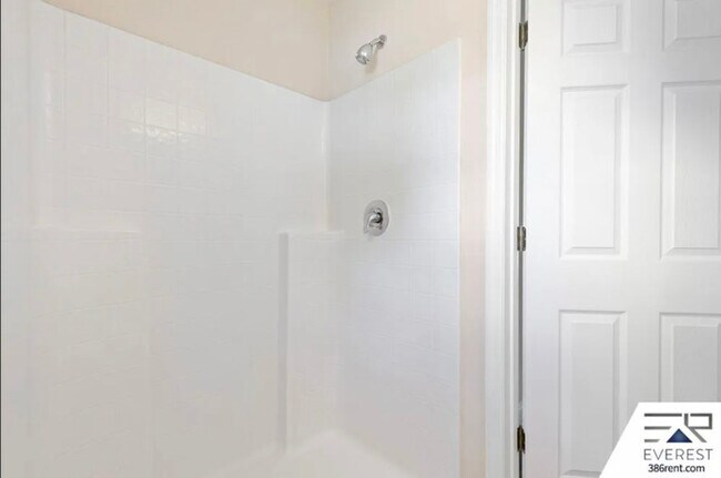 Building Photo - 28 Powder Horn Dr