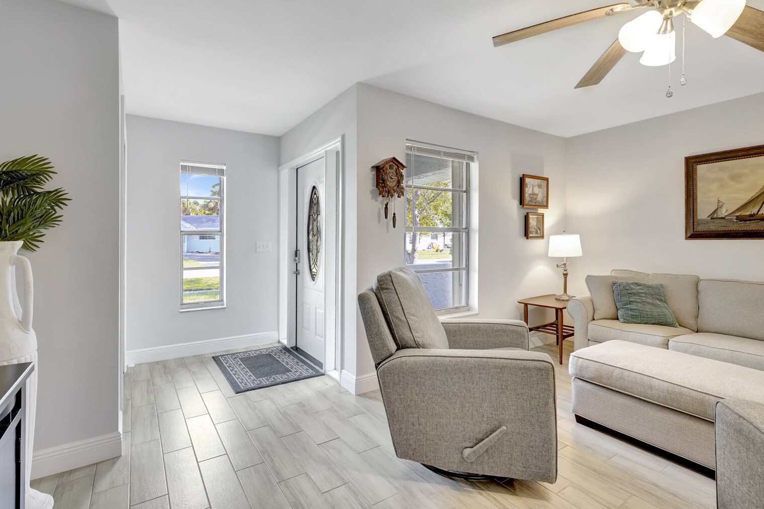 Building Photo - 2374 Poinciana Dr