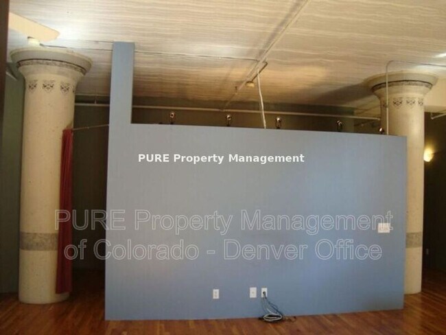 Building Photo - 2261 Blake St