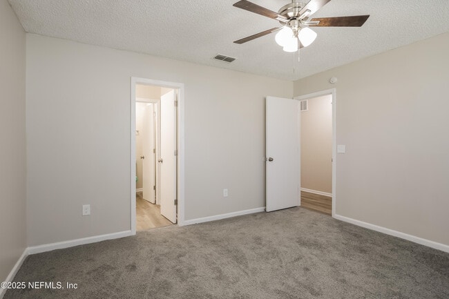 Building Photo - 1881 Manitoba Ct S