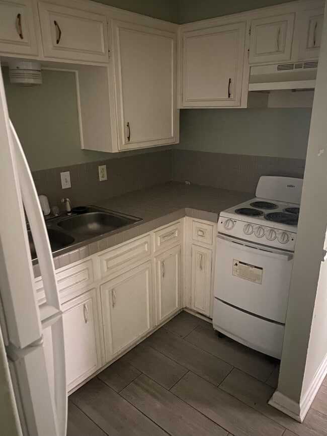 Interior Photo - 1006 North 4th Street