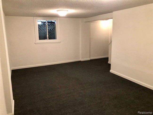 Building Photo - 4302 Sheridan Dr