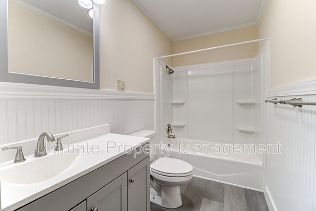 Building Photo - 161 Brentwood Dr