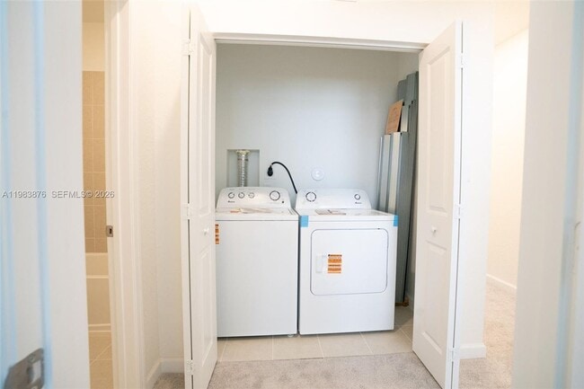 Building Photo - 204 SE 10th St