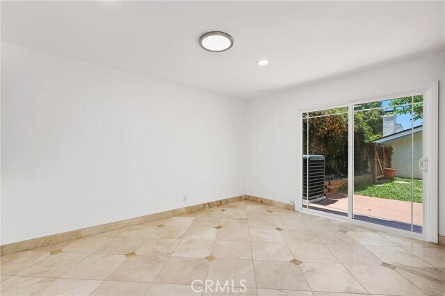 Building Photo - 4551 Sandburg Way