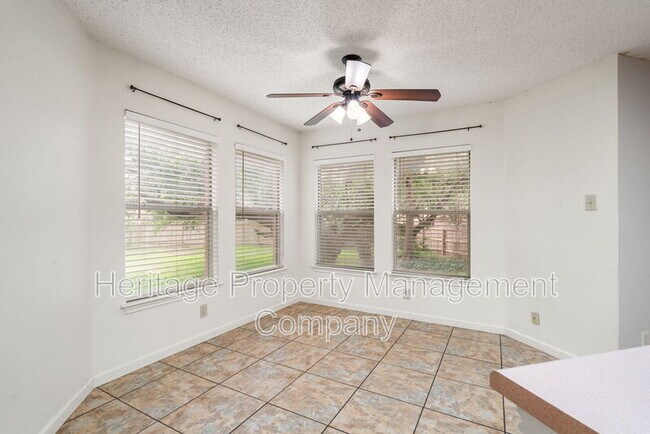 Building Photo - 17427 Sapphire Rim Dr