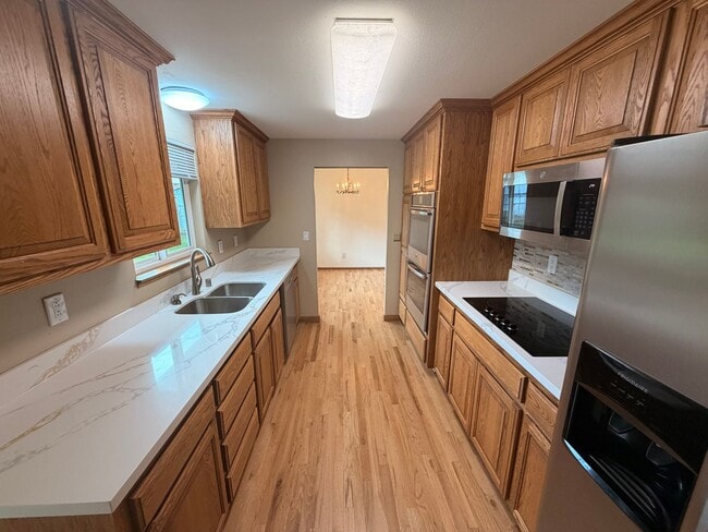 Building Photo - Beautiful Family Home in Tacoma!