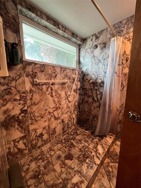 Building Photo - 4620 NE 25th Ave