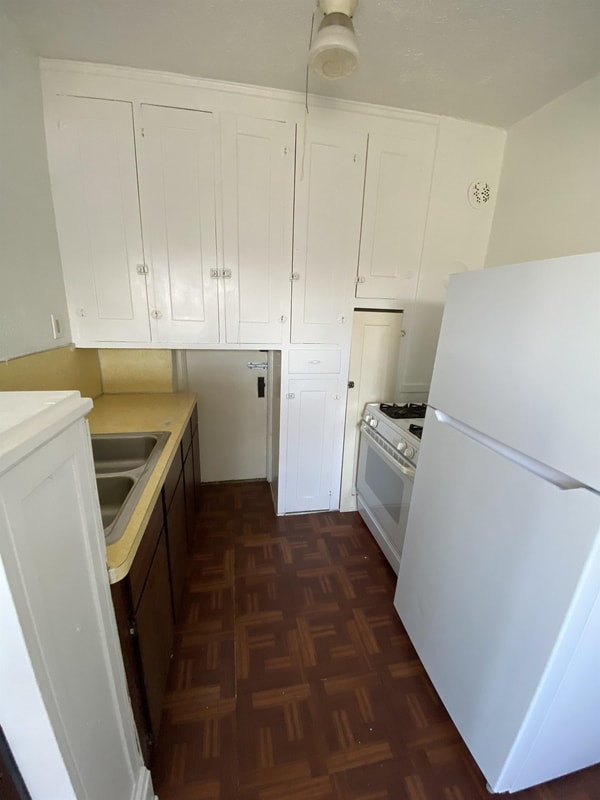 Building Photo - 1442 W 101st St