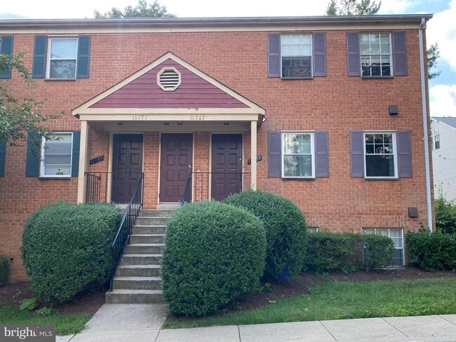 Building Photo - 11767 Carriage House Dr