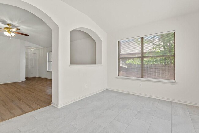 Building Photo - 1517 Thibodeaux Dr
