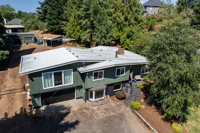 Building Photo - 5415 Sunnyside Rd SE