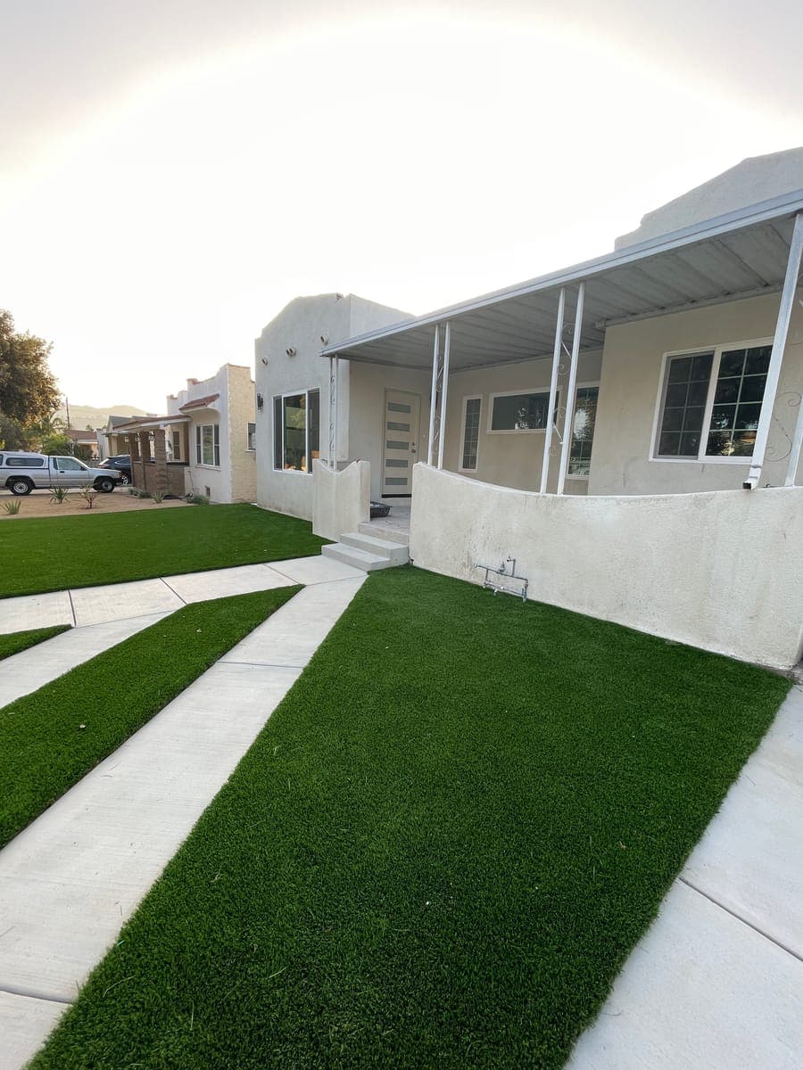 Building Photo - 1049 Davis Ave