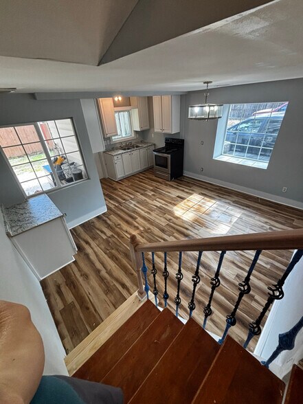 Primary Photo - 1226 State Rd S-8-806