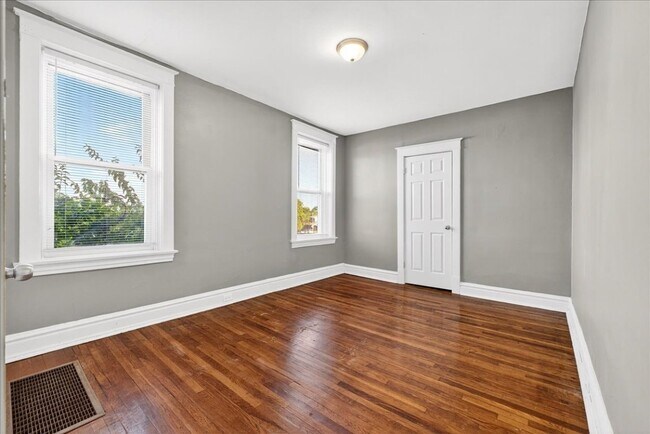 Building Photo - 3844 Gravois Ave