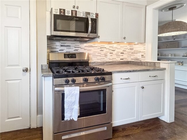 Building Photo - 10 Brayton Ave