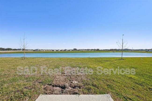 Building Photo - 2106 Rosewood Dr