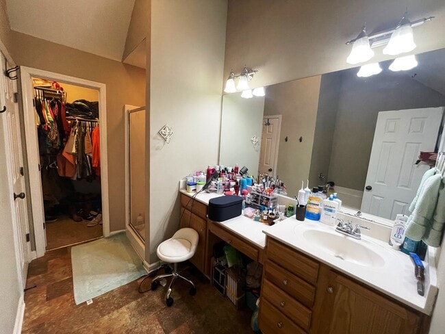 Building Photo - One Level two bedroom, two bath townhouse ...