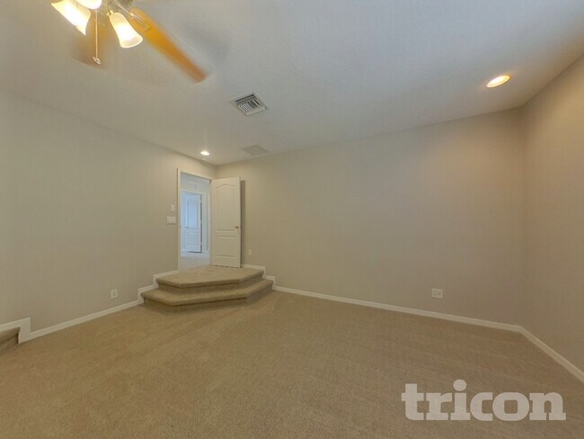 Building Photo - 9540 Baton Rouge Ln