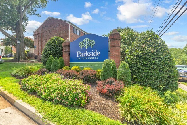 Building Photo - Large, Luxurious 2 Bedroom 2 Bath at Parkside at Alexandria