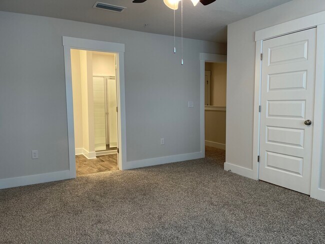 Building Photo - 1630 Iroquois Ct