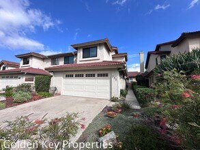 Building Photo - Move-in ready townhome in desirable Summerhill community in Encinitas!