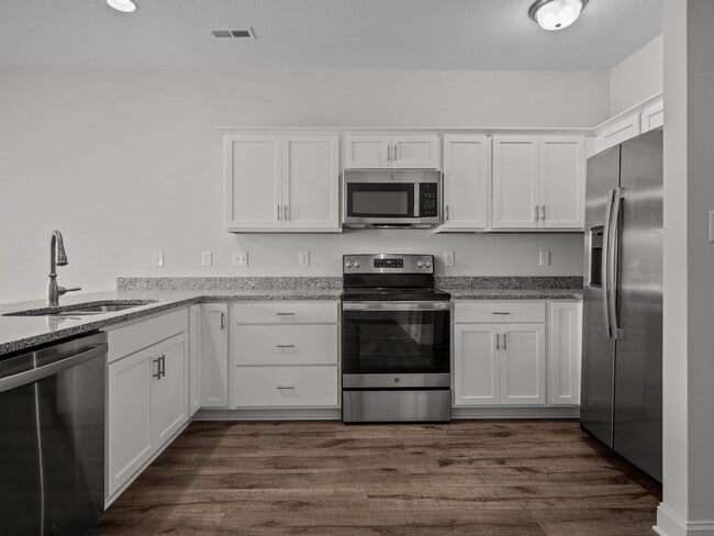 Building Photo - Welcome to Onslow Bay!