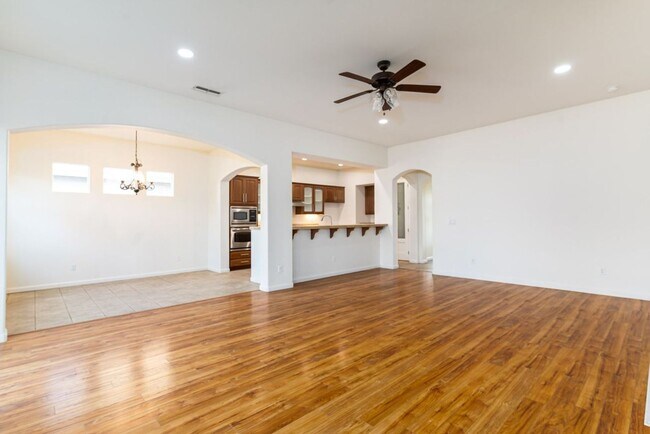 Building Photo - 3350 W Stewart Ave