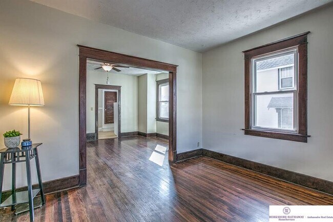 Building Photo - 2125 S 35th Ave