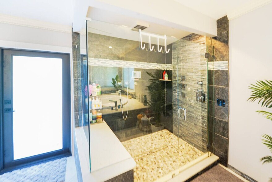 Building Photo - 4501 Briarcliff Ln