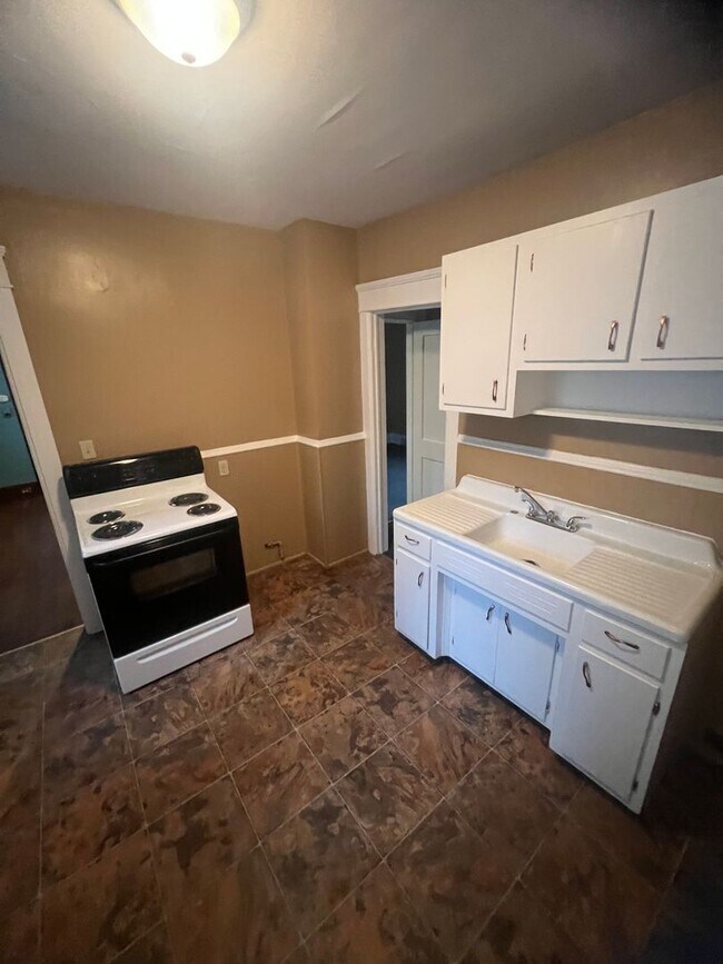 21719 LIBERTY 21719 Liberty St Erie PA 16507 Apartment Finder