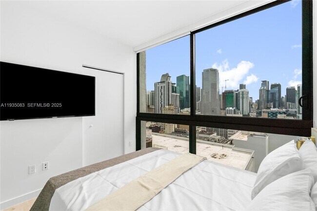 Building Photo - 225 N Miami Ave