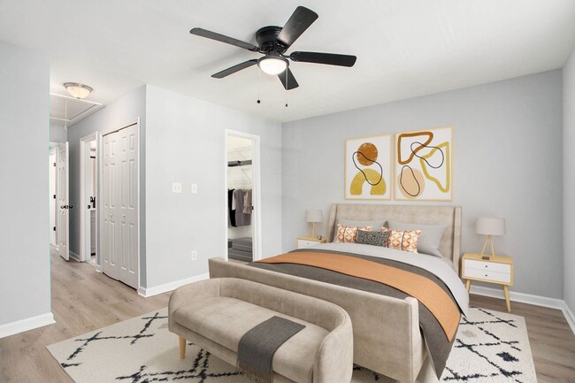 Building Photo - Newly Renovated 4/3 Near Beltline!