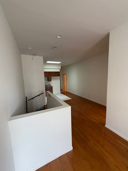 Building Photo - 2659 W North Ave