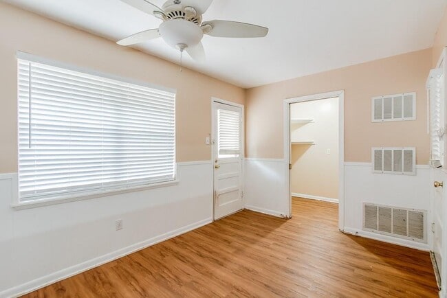 Building Photo - 2802 St Edwards Cir