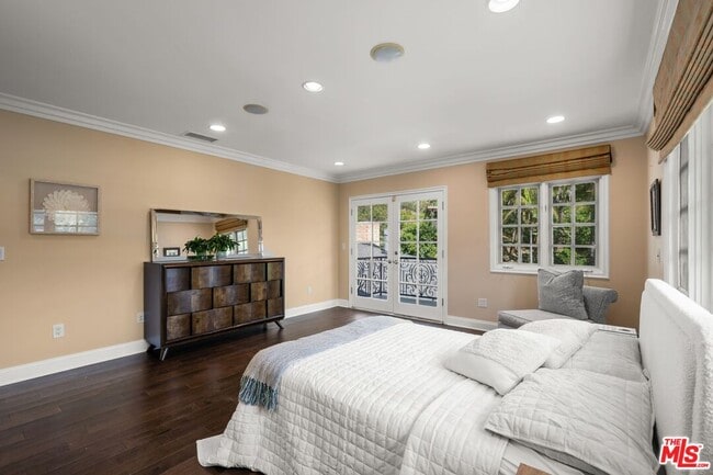 Building Photo - 9023 Alto Cedro Dr