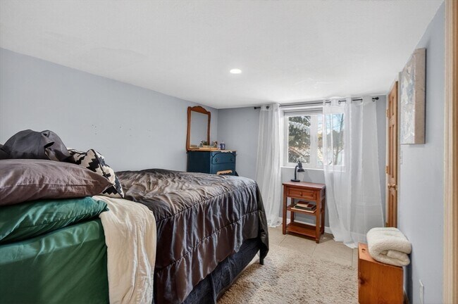 Building Photo - 27 Lower Dam Way