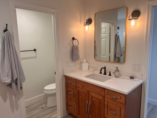 Building Photo - 5710 Coach House Cir