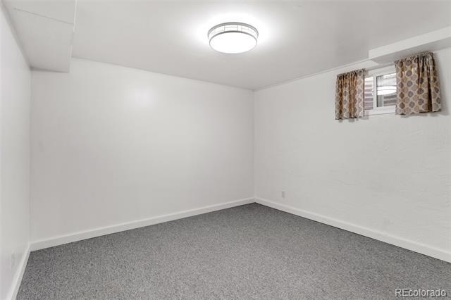 Building Photo - 411 Redwood Dr