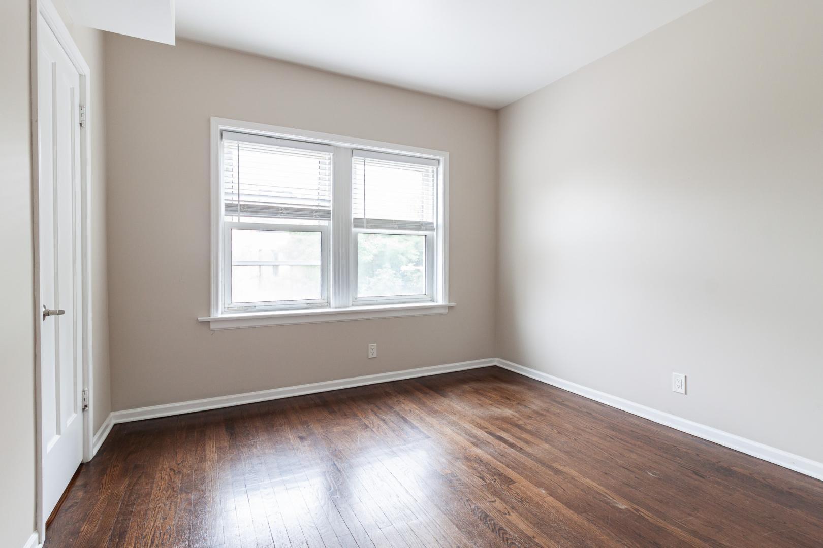 Building Photo - 1604 W Berwyn Ave