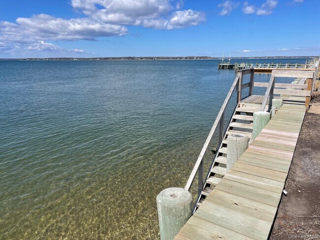 Building Photo - 59 Peconic Ave